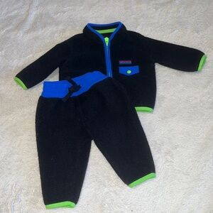 Baby’s gap matching fleece set